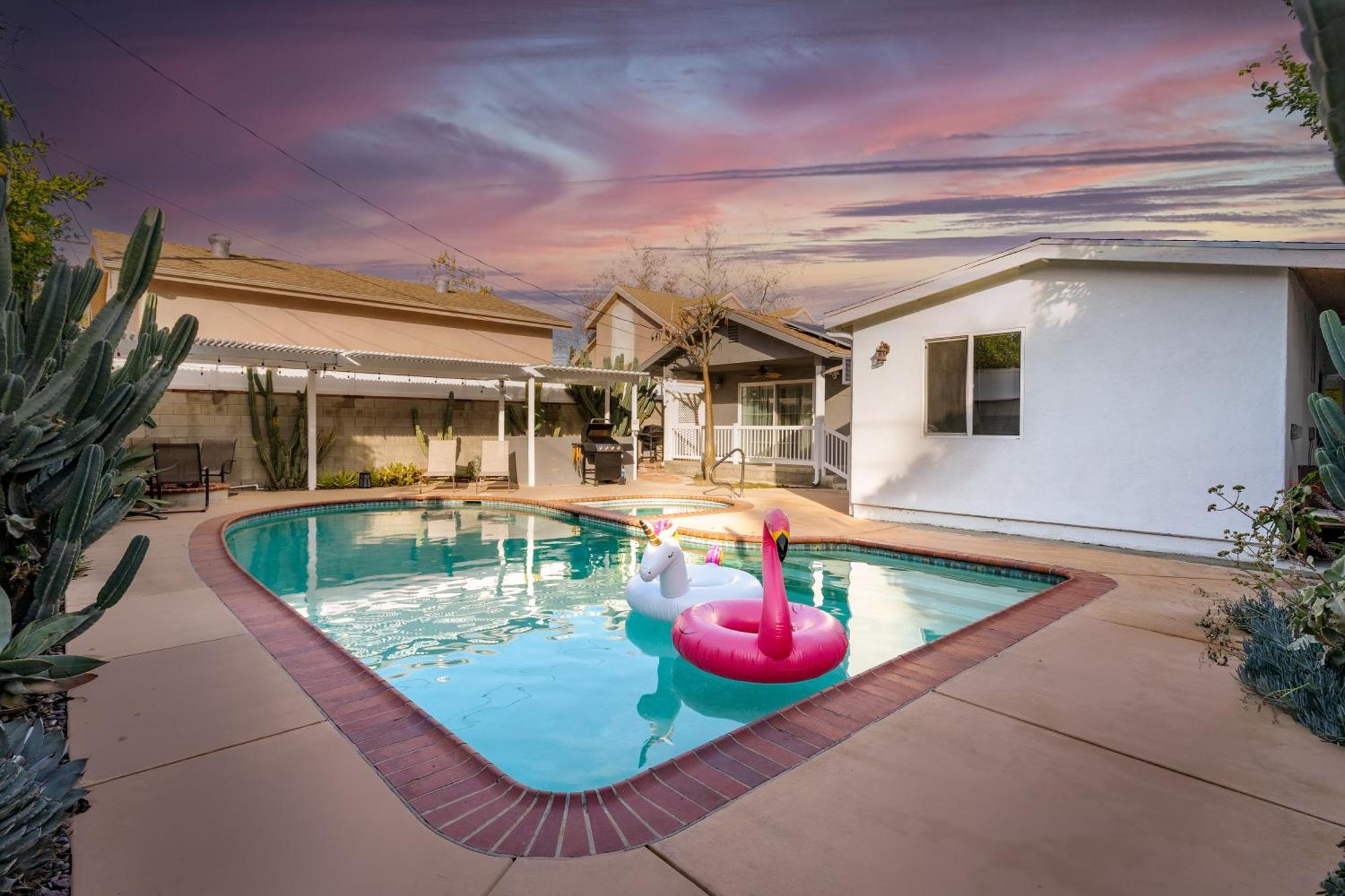 Modern Oasis With Pool & Jacuzzi Near Universal Casa vacanze *